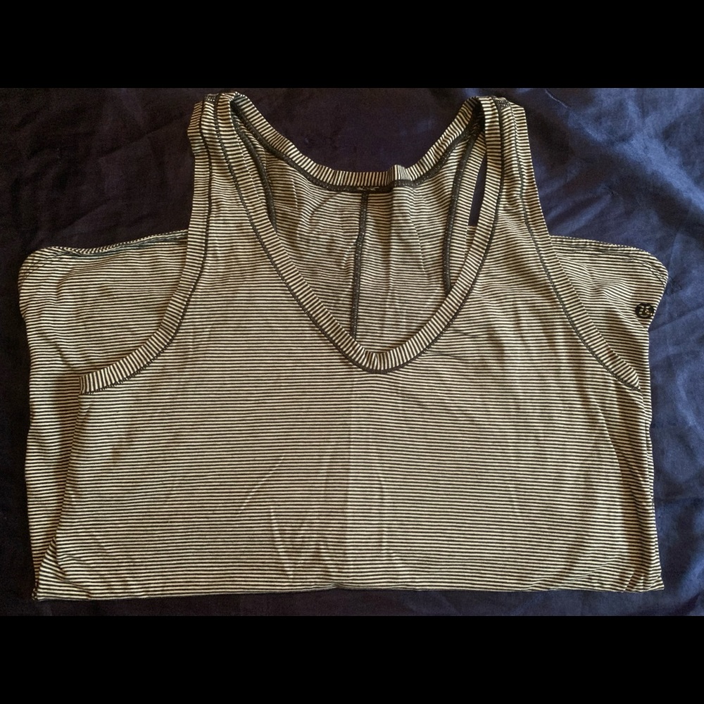 COPY - Lululemon top